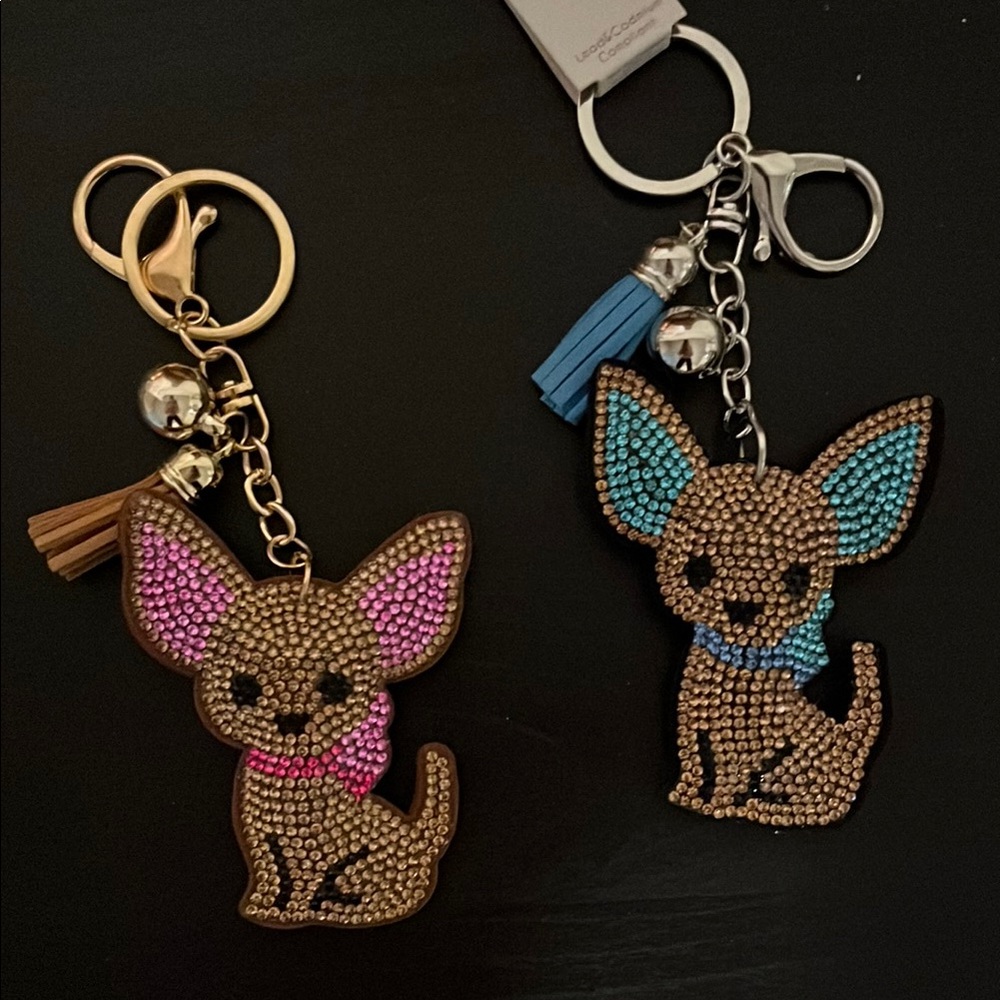 Chihuahua Keychain with Rhinestones your choice of color ❤️NEW❤️